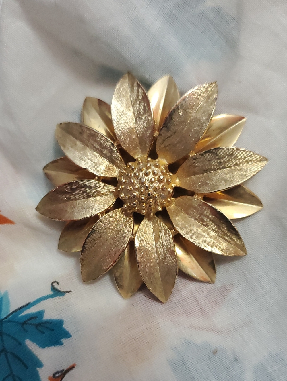Sarah Coventry Gold Tone Floral Statement Brooch - Women's Jewelry